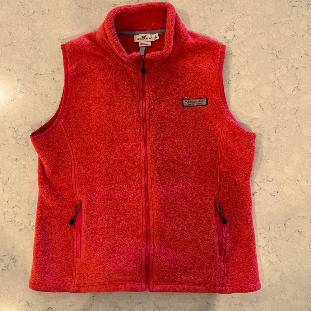 Vineyard Vines pink fleece vest L